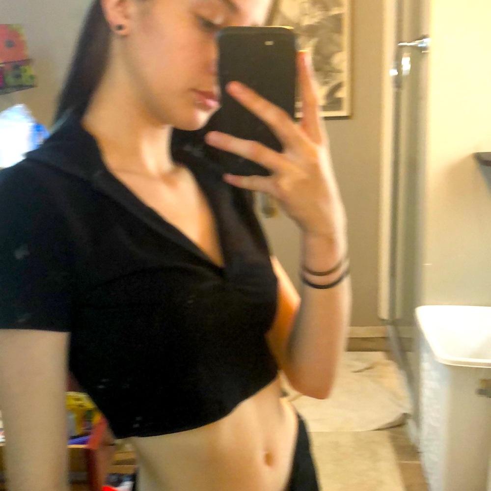 H&M black crop top